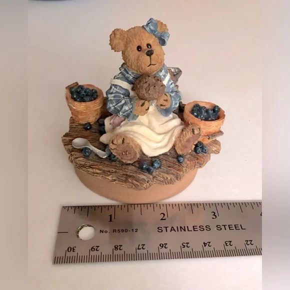 Boyds/Yankee Candle “Muffin B. Bluebeary”  The Boysenbeary Patch - Picture 4 of 9